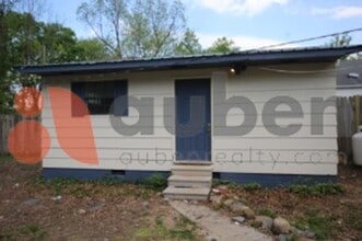 Building Photo - Newly Updated Studio in Brainerd