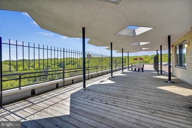 Building Photo - 6641 Wakefield Dr