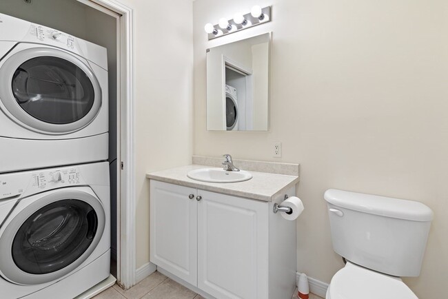 Building Photo - 145 Bennington St