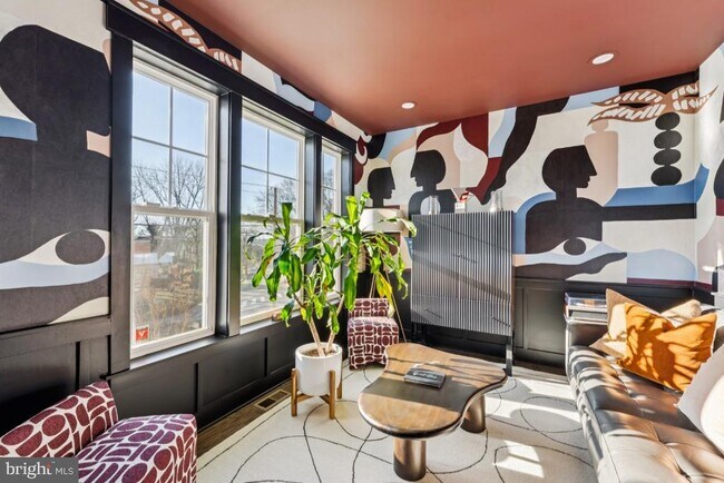 Building Photo - 1333 Eastern Ave NE