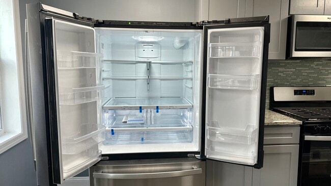 Building Photo - 5152 Crestwood Dr