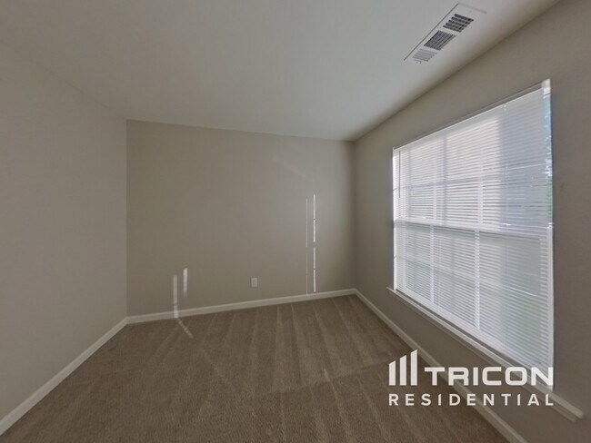 Building Photo - 2416 Deberry Ct