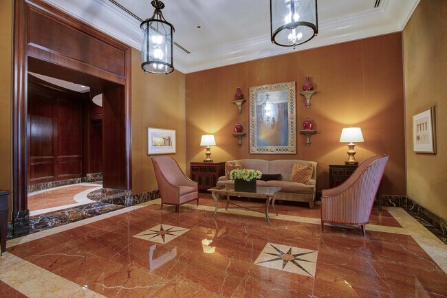 Building Photo - 57 E Delaware Pl