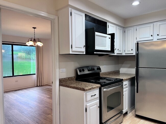 Building Photo - 78 Foxwood Ln