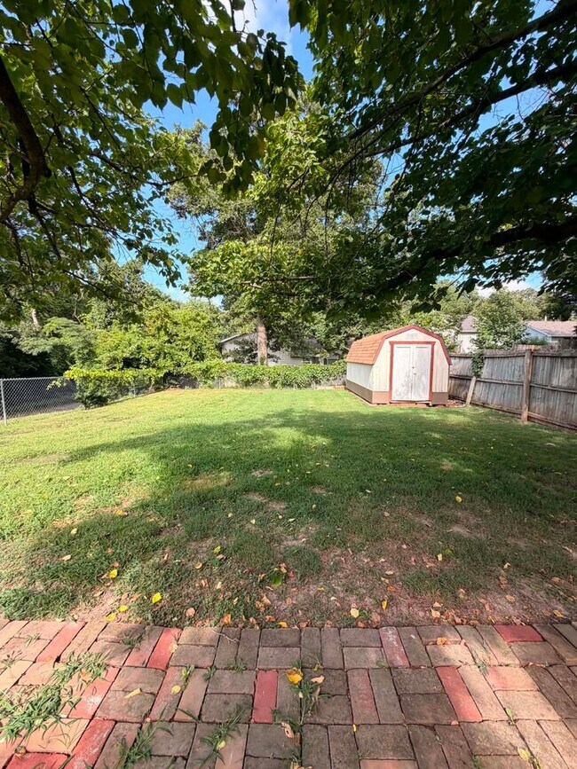 Building Photo - BEAUTIFUL 3 BEDROOM / 2 BATHROOM HOUSE WITH FENCED IN YARD, PORCH, AND SHED LOCATED CLOSE TO FREE...