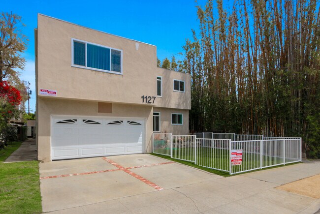 Building Photo - 1127 18th St