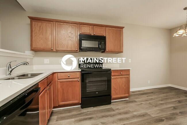 Building Photo - 3 Bedroom Pet-Friendly Home in La Vergne, TN with Main Street Renewal