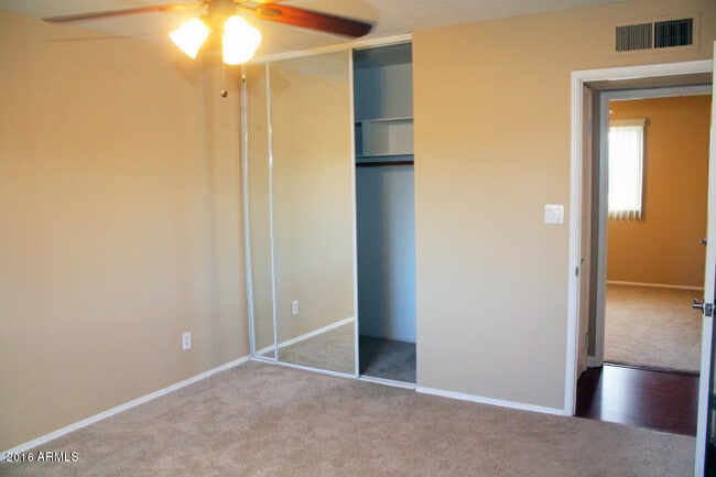 Building Photo - 8636 E Dianna Dr