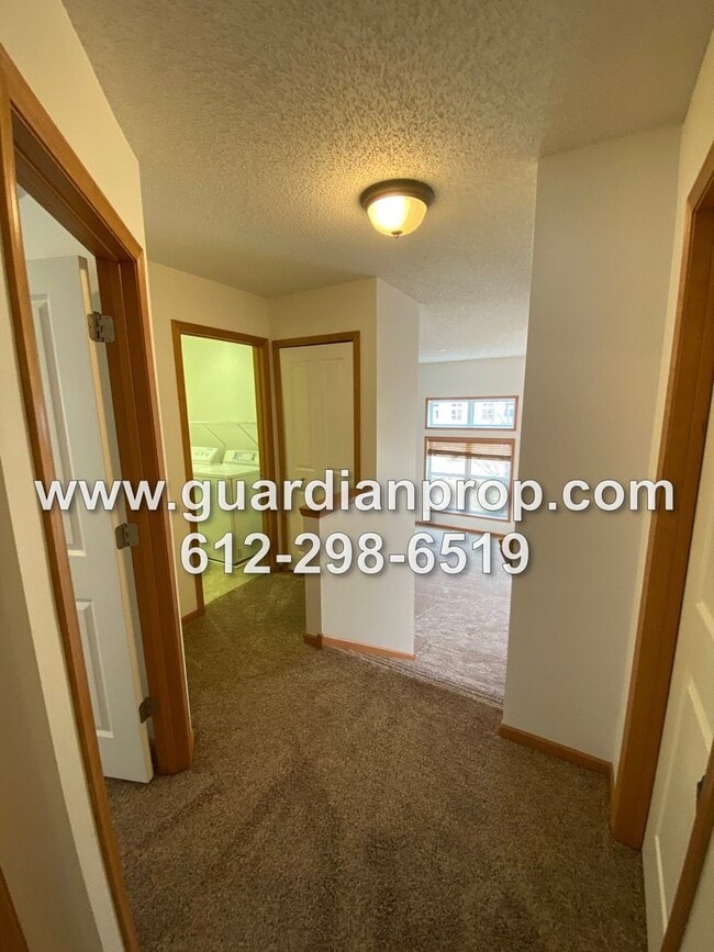 Building Photo - 15435 Foster Dr N