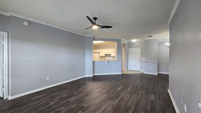 Building Photo - Mosaic At Millenia A Condo