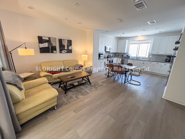 Building Photo - AVAILABLE NOW - Private Room for rent in s...