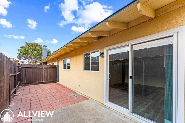 Building Photo - 7572 Amazon Dr