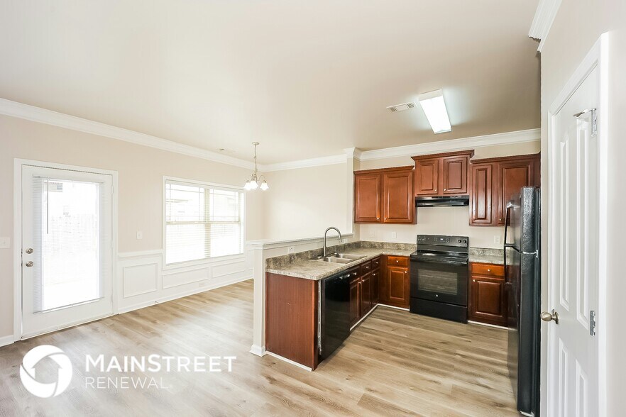 Building Photo - 7685 Battle Way