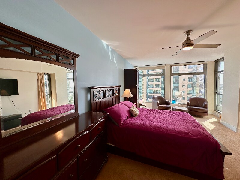 Building Photo - 654 Front St