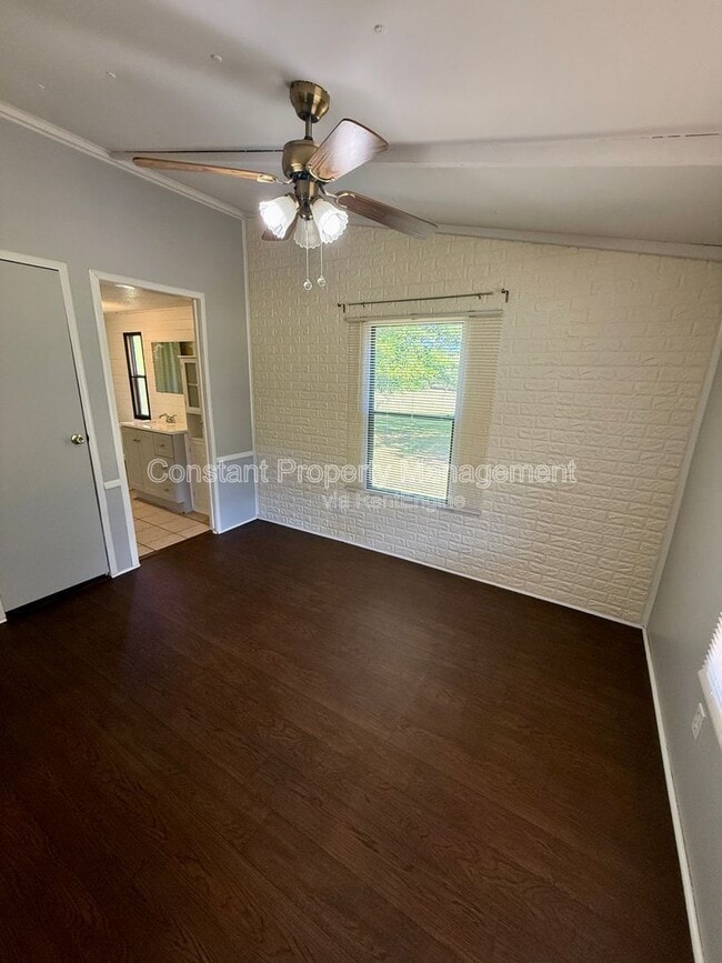 Building Photo - 491 Johnny Cut Rd