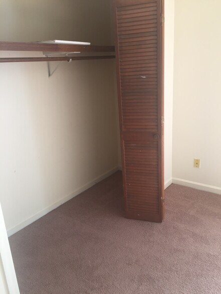 bedroom Closet - 5735 Aftonshire Dr