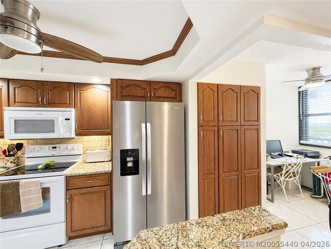 Building Photo - 9500 S Ocean Dr