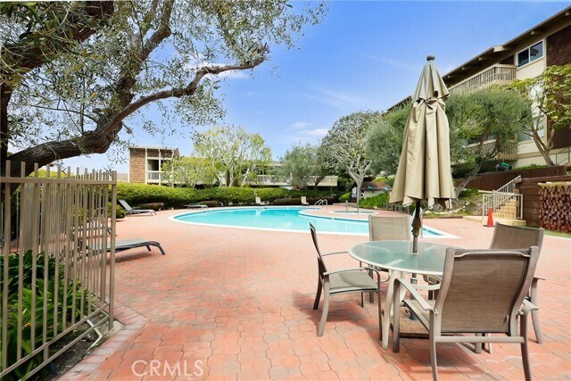 Building Photo - 6542 Ocean Crest Dr