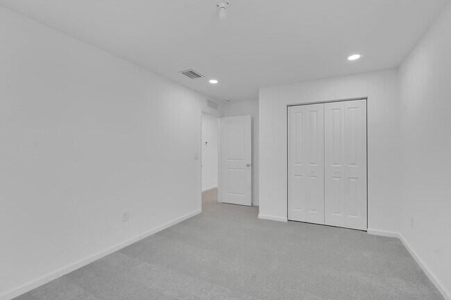 Building Photo - 1012 Bent Creek Dr