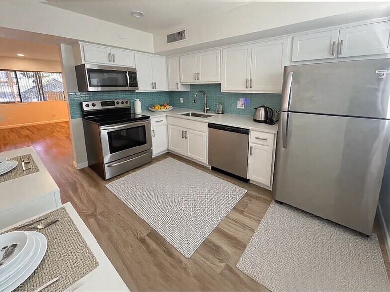 Primary Photo - 749 E Montebello Ave