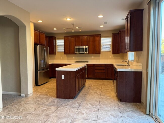 Building Photo - 435 Stradella Ct