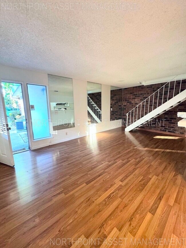 Building Photo - Charming & Modern 2-Story Condo
