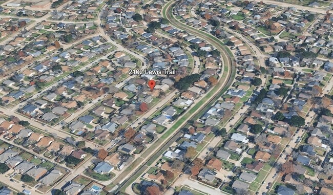 Building Photo - 2102 Lewis Trail