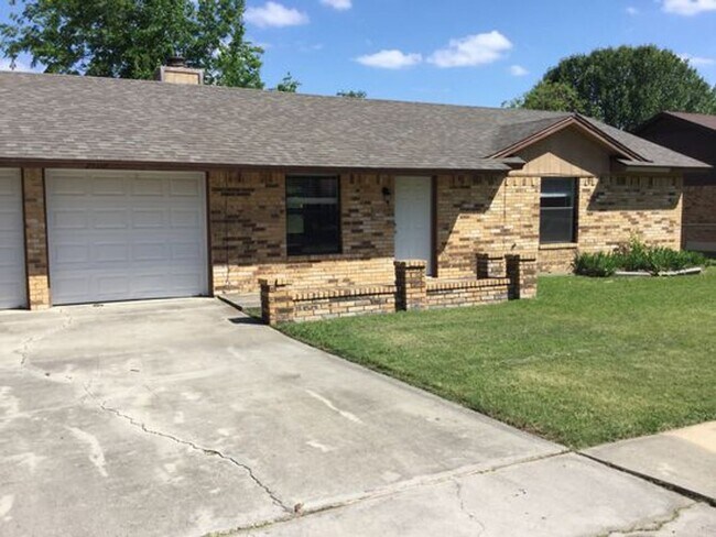 Building Photo - AVAILABLE SOON! *MORE PHOTOS COMING SOON*