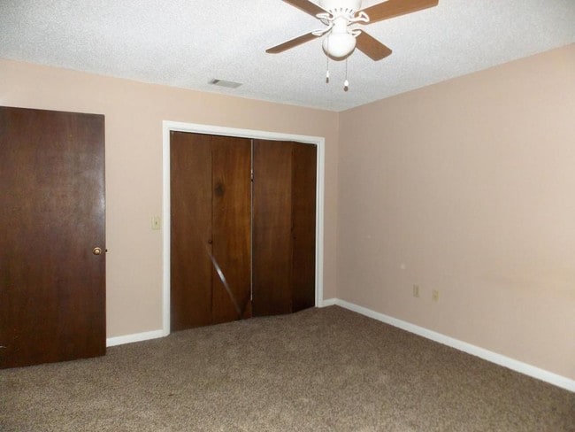 Building Photo - 119 Greenbriar Trail