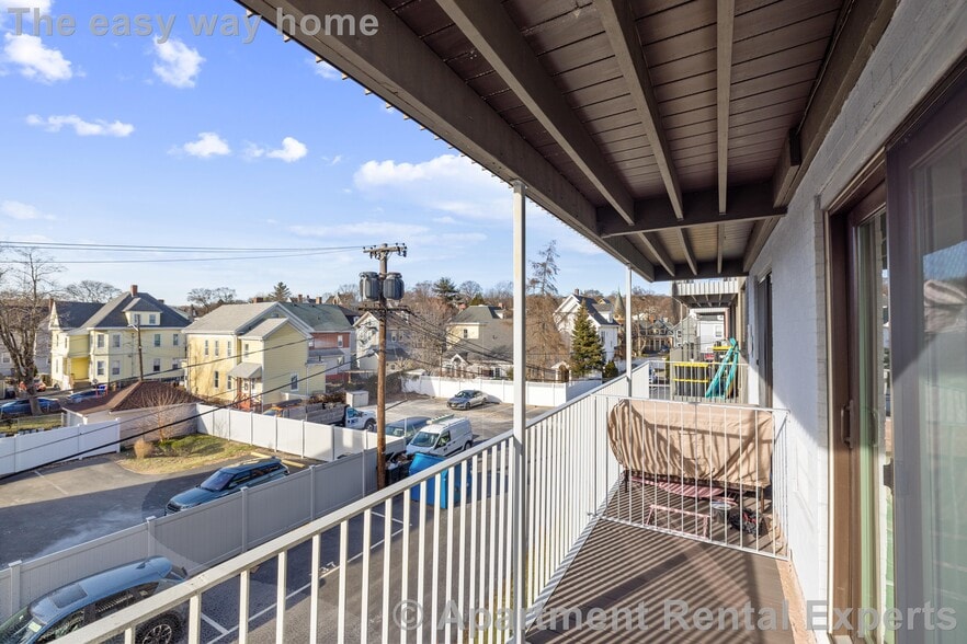 Building Photo - 134 Summer St