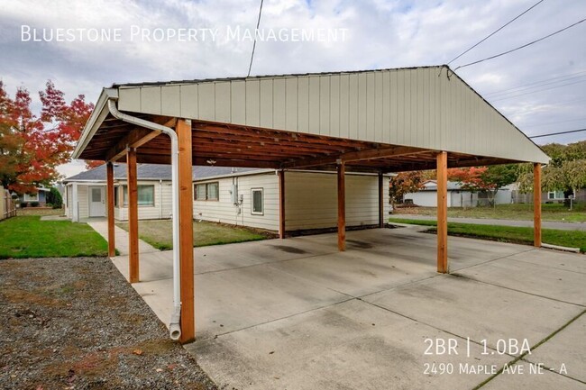 Building Photo - 2490 Maple Ave NE