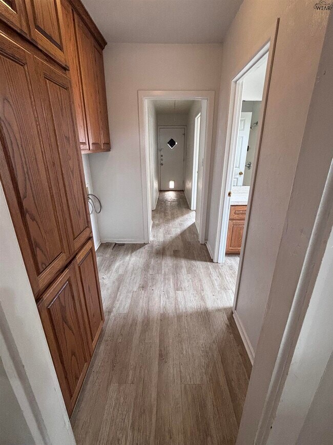 Building Photo - 1513 P B Ln