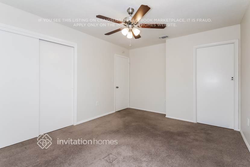 Building Photo - 3308 Cambridge Dr W