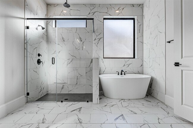 Building Photo - 7606 Redwoods Frst Dr