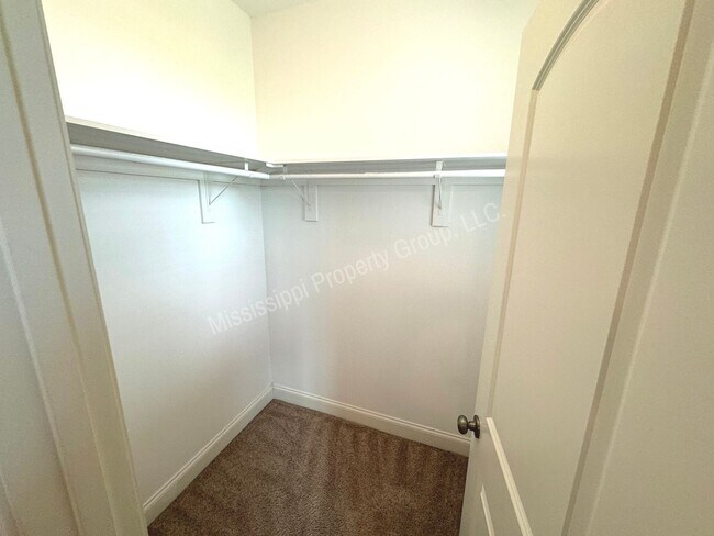 Building Photo - 3BR/3.5BA FURNISHED For Rent