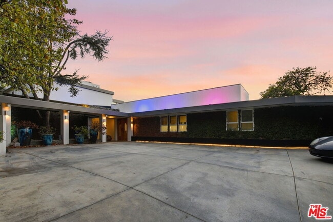 Building Photo - 2644 Eden Pl