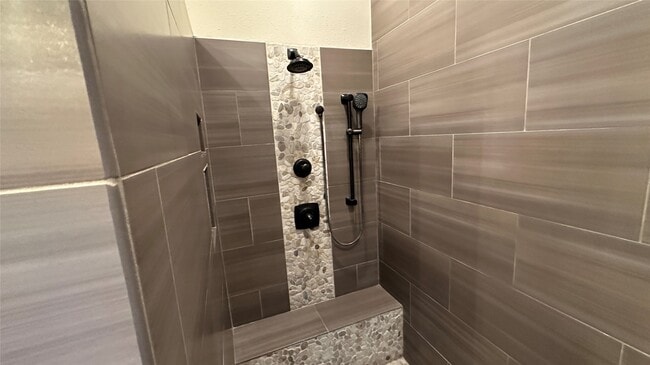 Building Photo - 25106 Jaymarr Ct