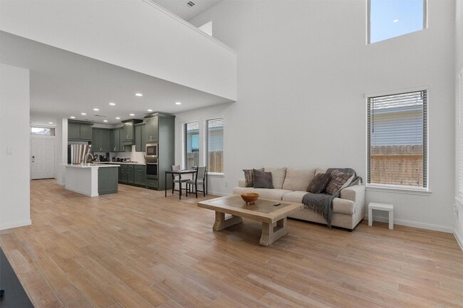 Building Photo - 338 Langhorne Bnd