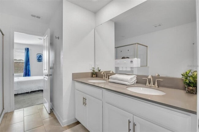 Building Photo - 9084 Sommerset Hills Dr