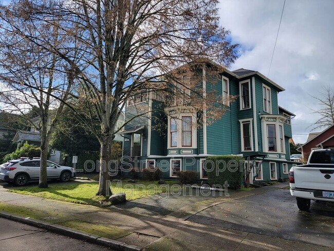 Primary Photo - 218 NW 21st St