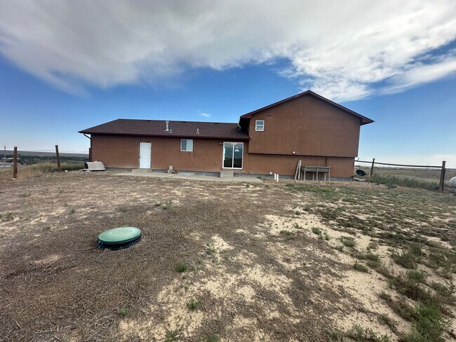 Building Photo - Beautiful 4-bedroom 3-bathroom Home on 5 Acres with Mountain Views!!!