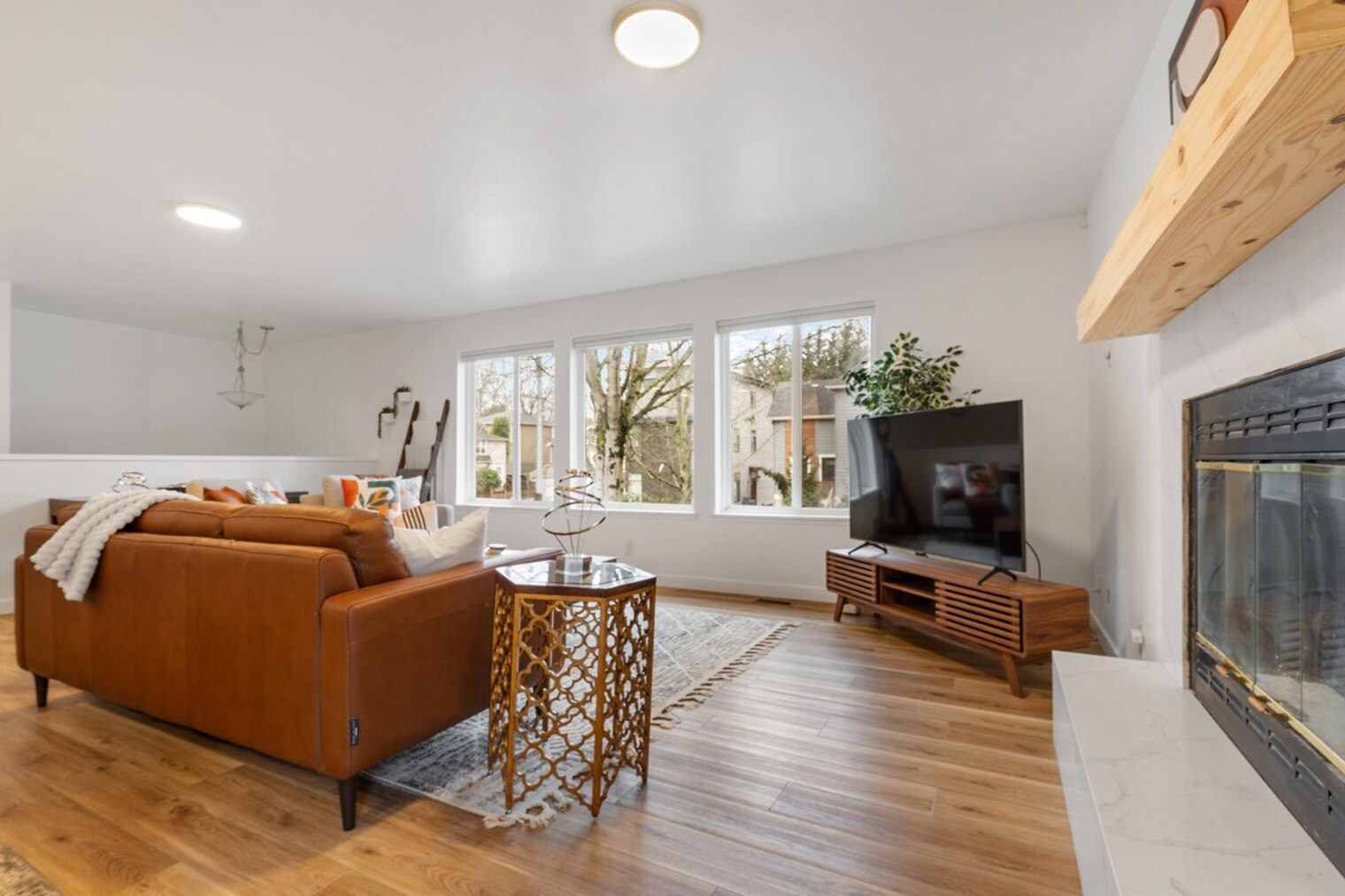 Building Photo - 705 24th Ave