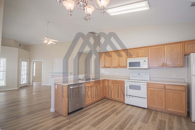 Building Photo - 116 Slate Cir