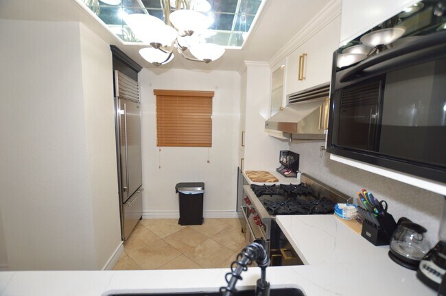 Building Photo - Newly Remodeled & Furnished Luxury Condo Rental near the Las Vegas Strip!