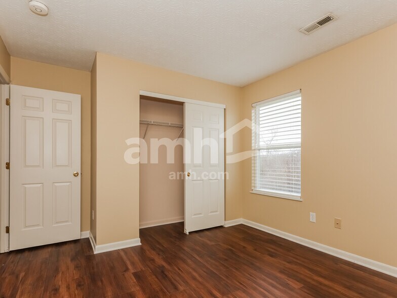 Building Photo - 107 Worthington Dr