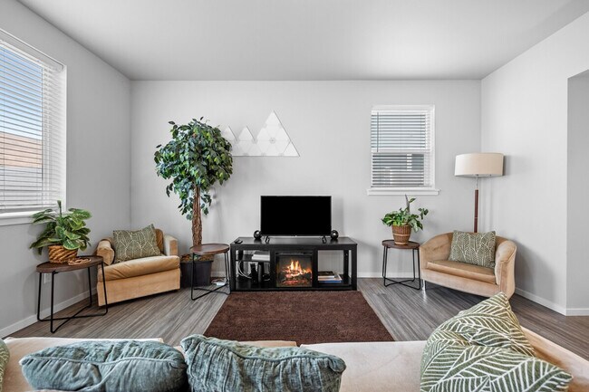 Building Photo - 5324 Remington Dr