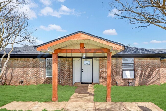 Building Photo - 2404 TX-289