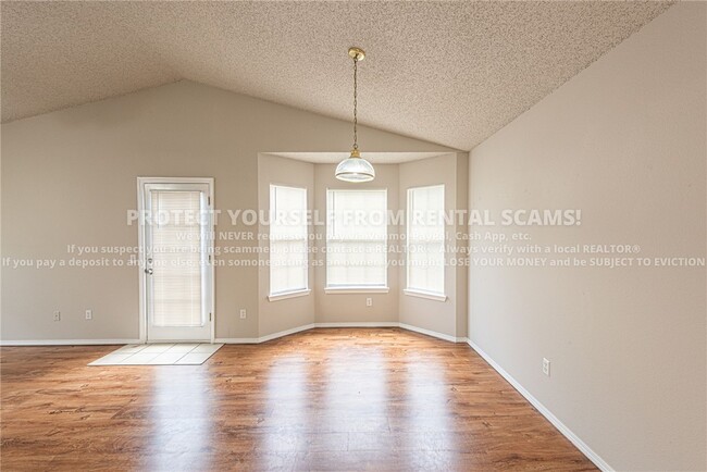 Building Photo - 3085 W Woodridge Dr