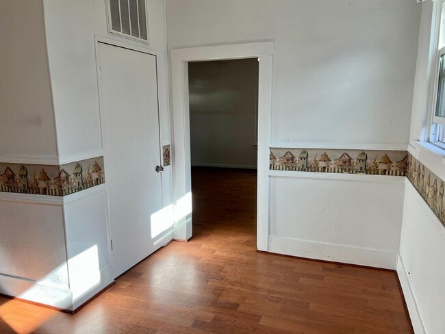 Building Photo - 1500 Conant Ave