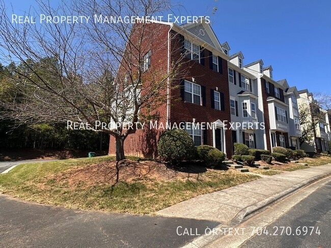 Building Photo - 10076 Treeside Ln